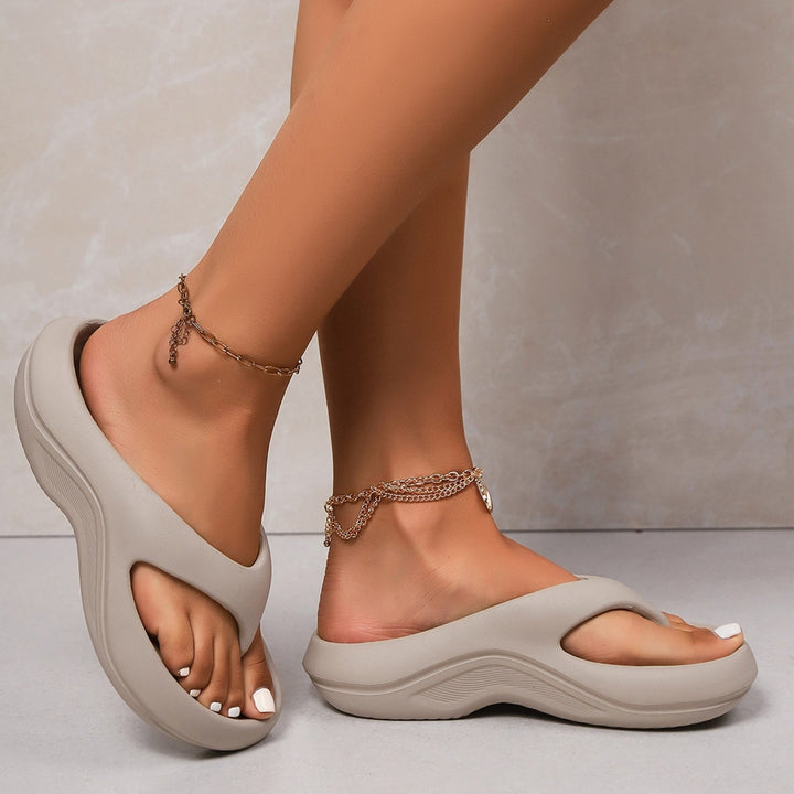 Nola – Sculpted Platform Slides