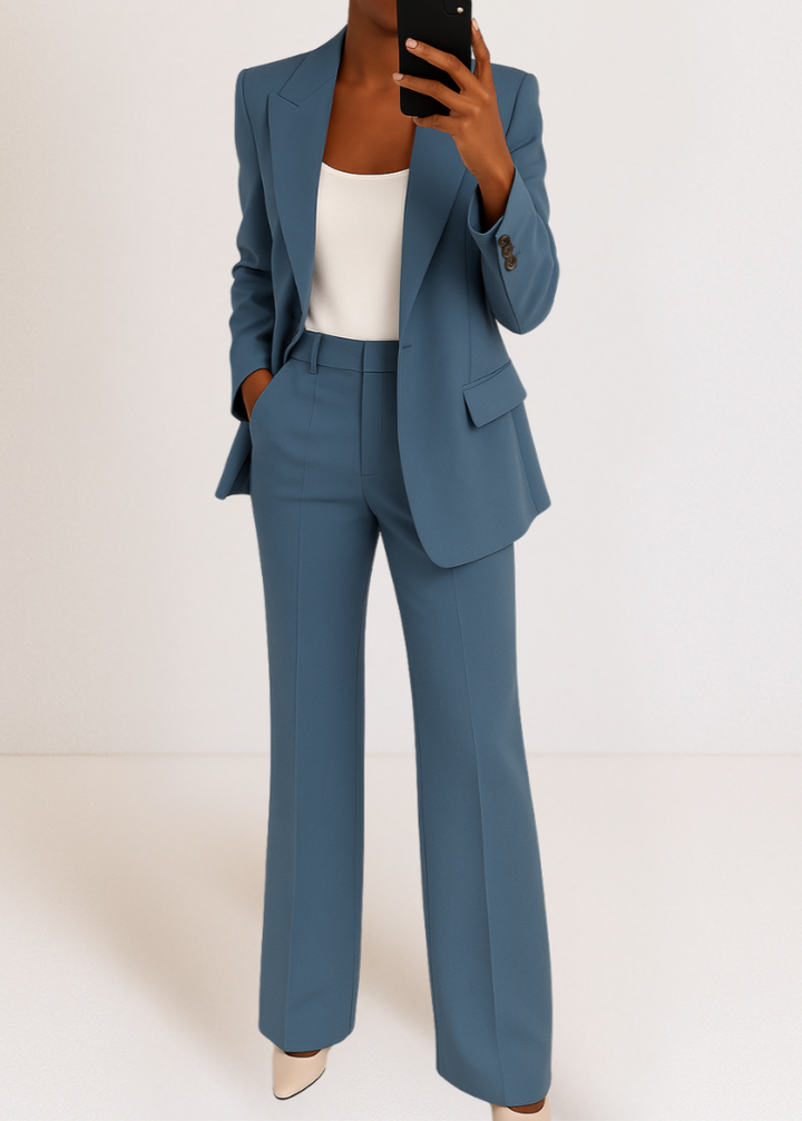 Abigail - ModernFit Two-Piece Suit