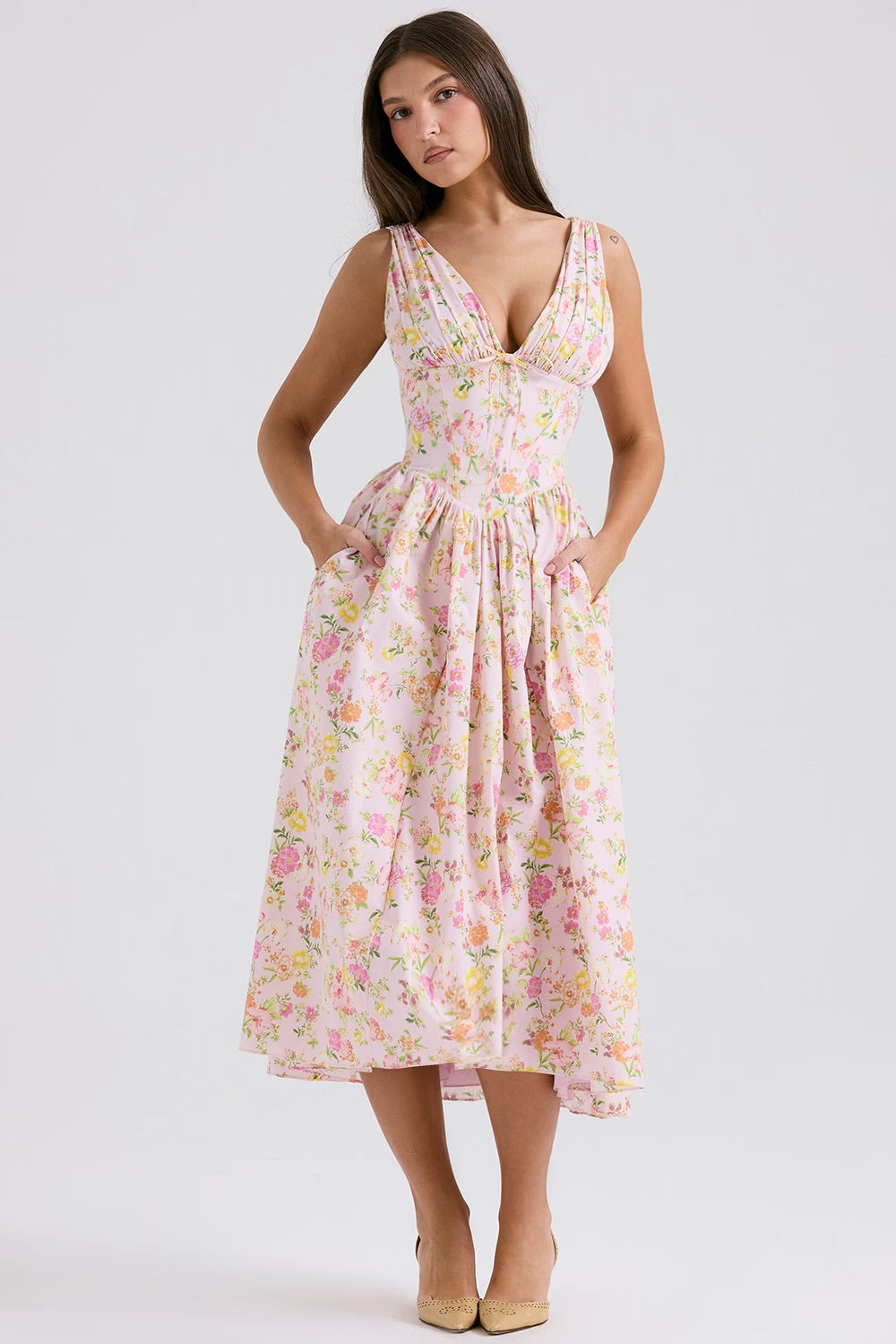 Aeliana - Elegant Flattering Summer Dress